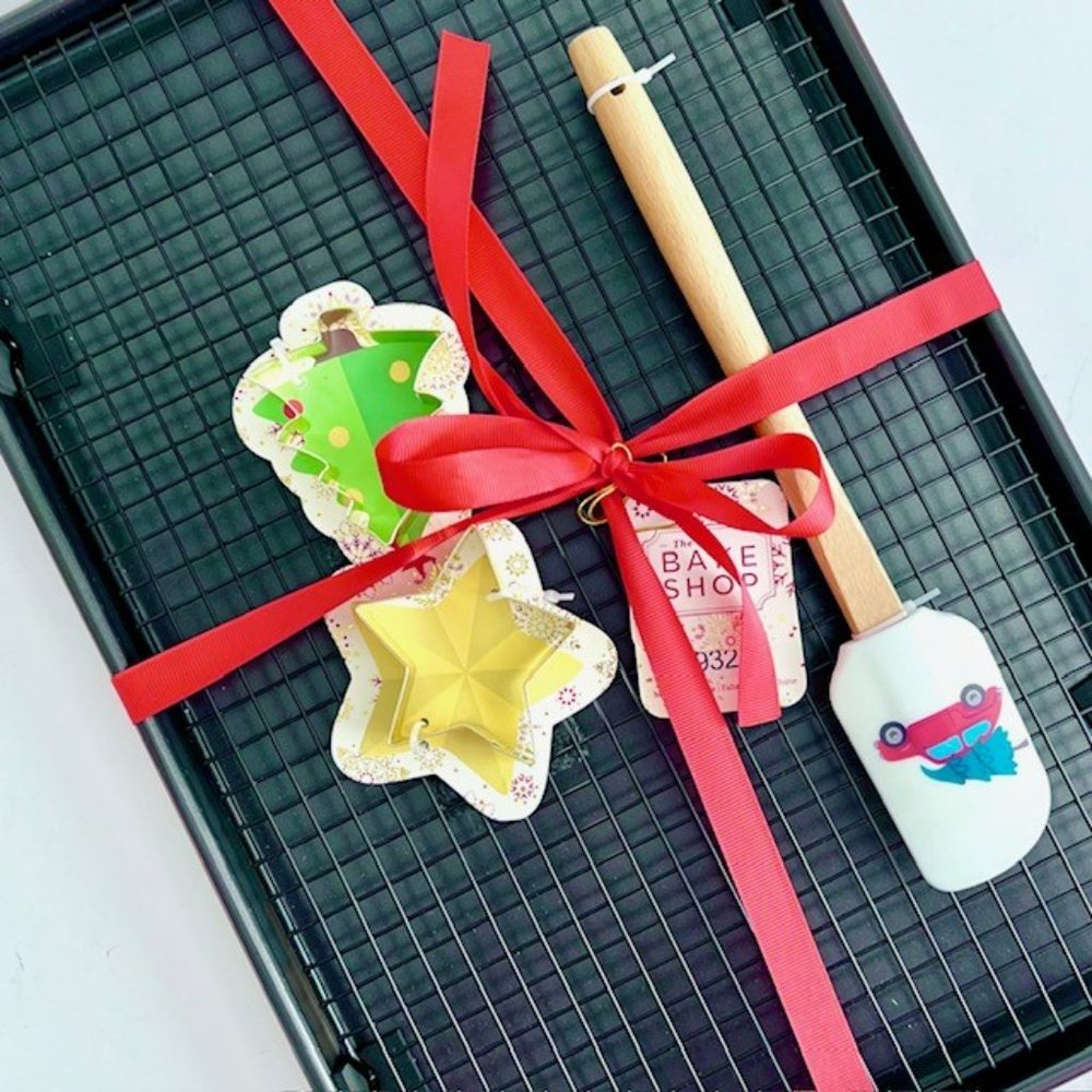 The Bake Shop 5 Piece Red Cookie Sheet Baking Set Cooling Rack/Spatula/Cutters
